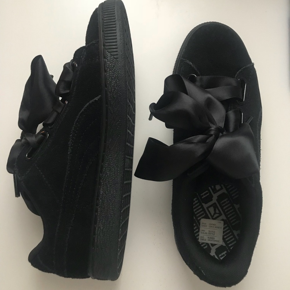 hardly worn PUMA SUEDE sneakers !